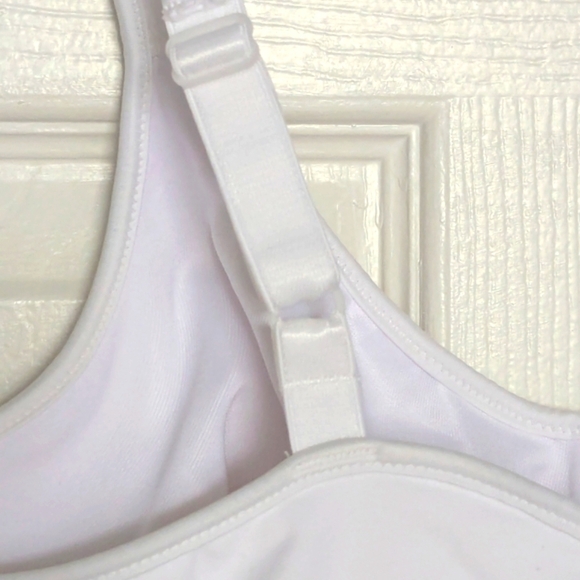 Bali (36D) Classic White Underwire Bra - Picture 4 of 9
